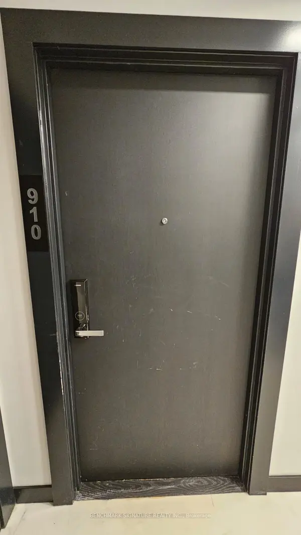 Toronto C08, ON M5B 0B8,77 Shuter ST #910