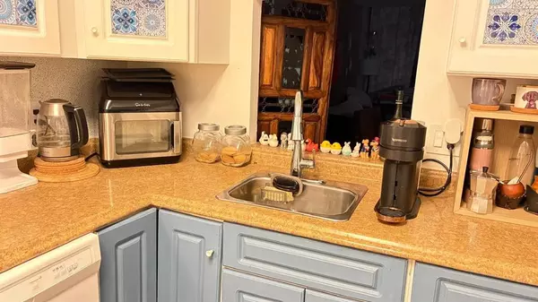 Oakland Park, FL 33309,118 Royal Park Dr #1F