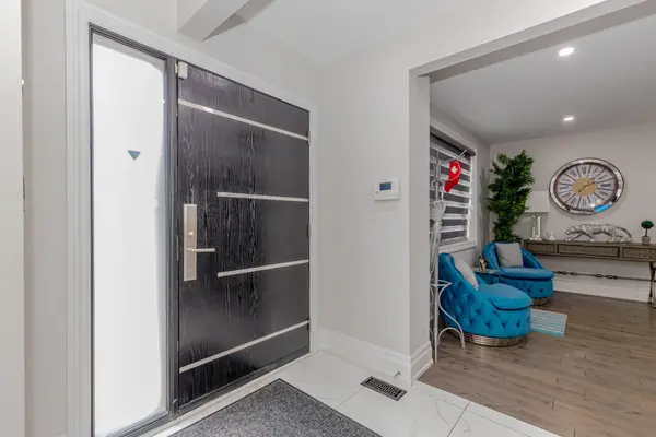 90 Main ST S, Brampton, ON L6W 2C7