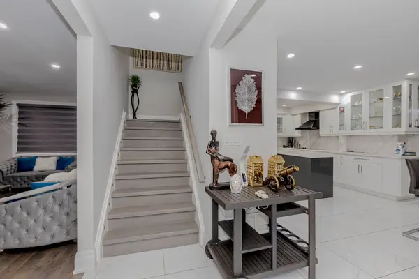 90 Main ST S, Brampton, ON L6W 2C7