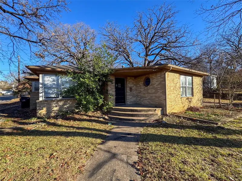 1431 W Chestnut Street, Denison, TX 75020