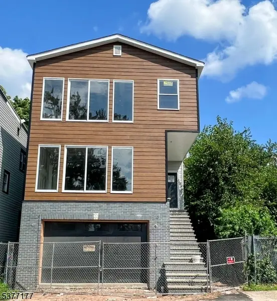 Newark City, NJ 07107,162 S 12Th St