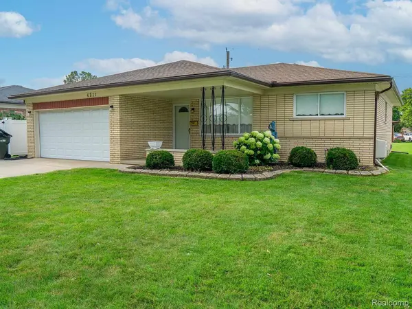 4211 GUNTHER DR, Sterling Heights, MI 48310