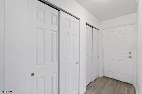 Mahwah Twp., NJ 07430,1006 Thoreau Ct