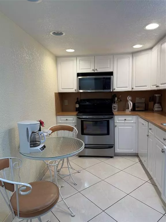 Pompano Beach, FL 33062,101 Briny Ave #1609