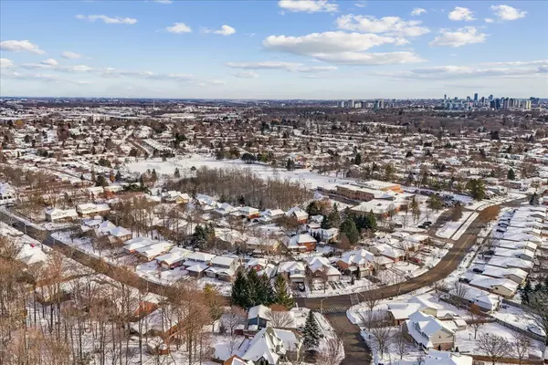 Waterloo, ON N2V 2C4,629 Burning Bush RD