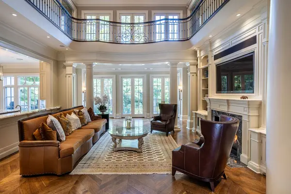 Toronto W08, ON M9A 4R1,43 North DR