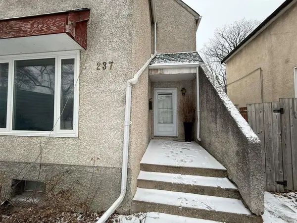 Winnipeg, MB R2W 2N8,237 Austin ST