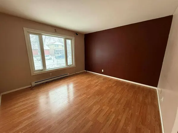 Winnipeg, MB R2W 2N8,237 Austin ST