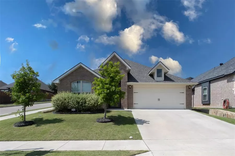 11880 Carlin Drive, Fort Worth, TX 76108