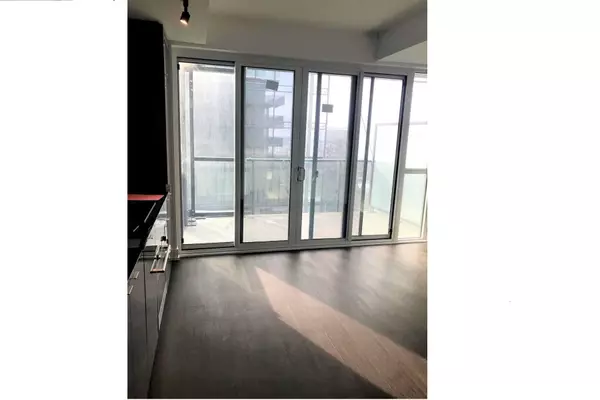 Toronto C01, ON M4Y 1A1,7 Grenville ST #5602