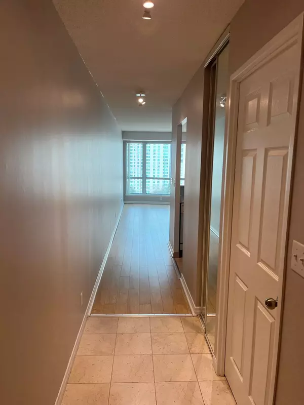 Toronto E09, ON M1H 3H8,8 Lee Centre DR #1512