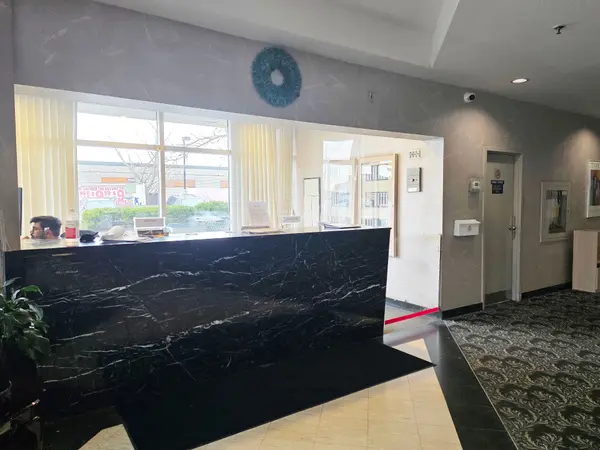 Toronto E04, ON M1P 4Z4,1470 Midland AVE #801