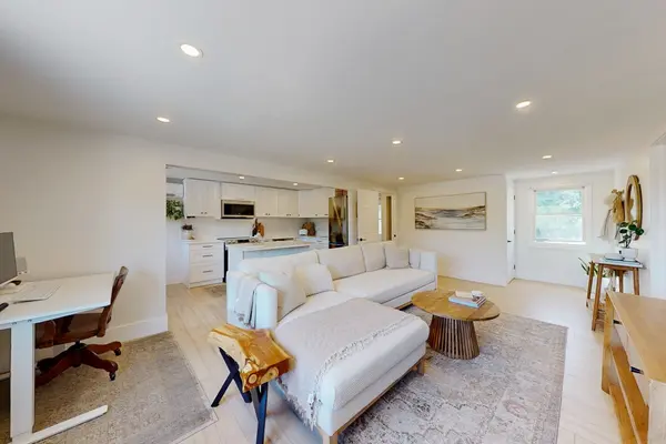 Innisfil, ON L0L 1L0,23 Queen ST