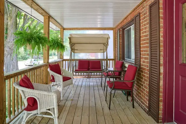 Kitchener, ON N2G 2H8,120 Wood ST