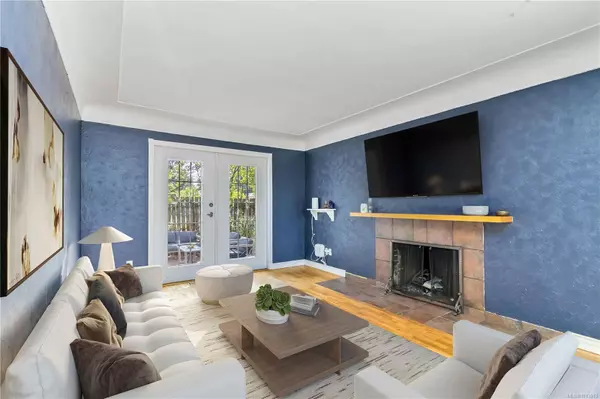 Colwood, BC V9C 2J3,3365 Painter Rd #A