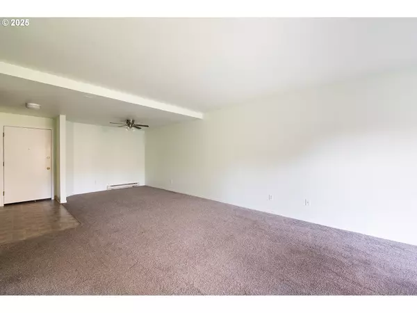 Tualatin, OR 97062,8720 SW TUALATIN RD #206