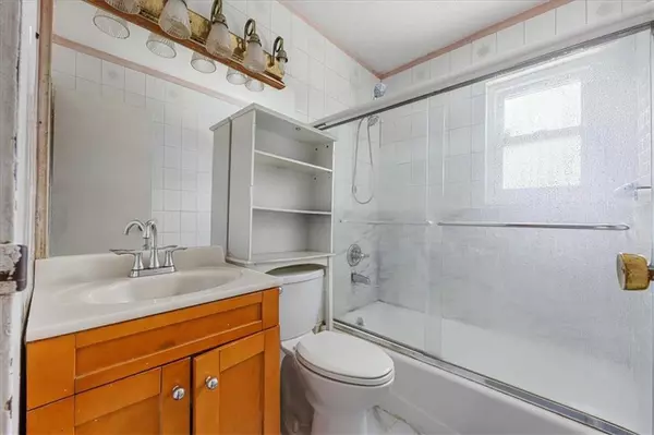 Brooklyn, NY 11212,675 Saratoga AVE