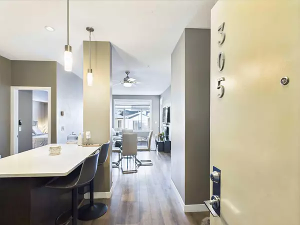 28 Auburn Bay Link SE #305, Calgary, AB T3M1Z7