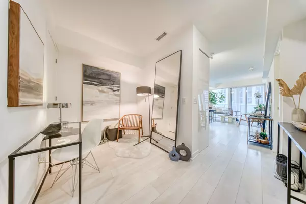 Toronto C08, ON M4Y 0G8,501 Yonge ST #911