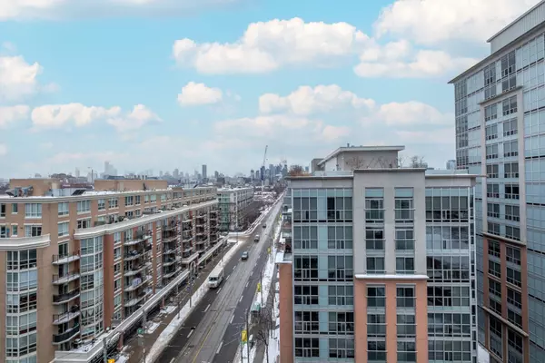 Toronto C01, ON M6K 3M9,1029 King ST W #827