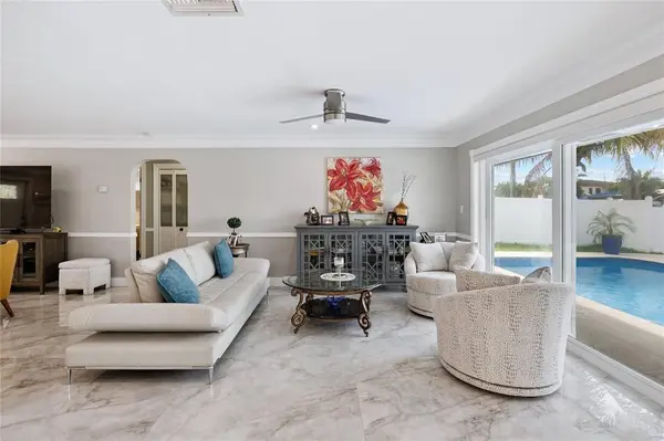 Pompano Beach, FL 33062,2228 SE 10th St