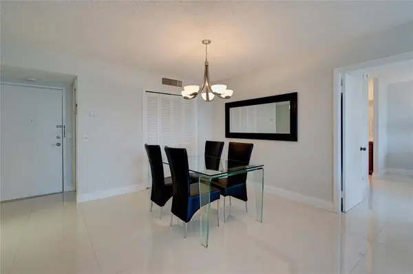 Lauderdale By The Sea, FL 33062,2000 S Ocean Blvd #2L