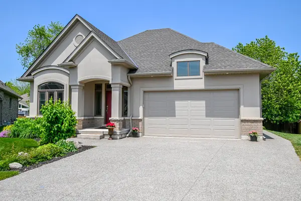 Pelham, ON L0S 1E4,11 Emily LN