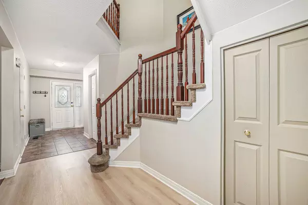 Kanata, ON K2T 1A9,52 Blackdome CRES