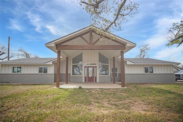 101 Brad Street,  Jacksboro,  TX 76458
