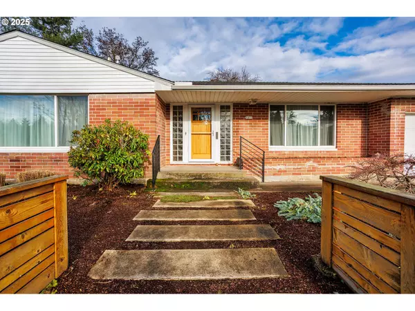 Portland, OR 97206,5405 SE MALL ST