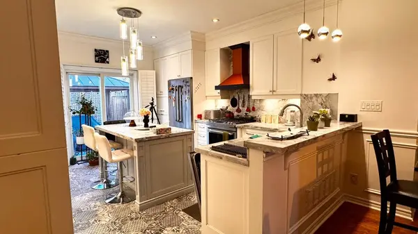 Toronto C13, ON M3C 1L8,43D Green Belt DR