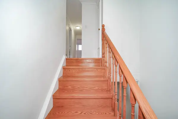 Toronto C15, ON M2M 2Z7,8 Topaz Gate