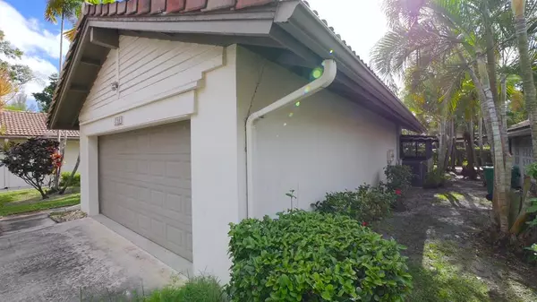 Lauderhill, FL 33319,5616 Hammock Ln #114