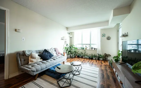 Mississauga, ON L5B 0C8,335 Rathburn RD W #1209