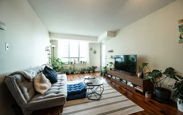 Mississauga, ON L5B 0C8,335 Rathburn RD W #1209