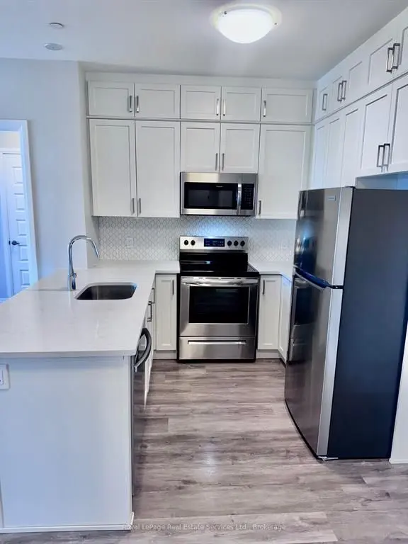 Oakville, ON L6M 5N4,95 Dundas ST W #511