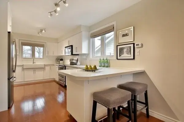 Oakville, ON L6H 2Y1,1390 Hastings RD