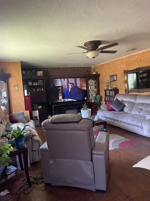 Greenville, TX 75401,2393 County Road 4108