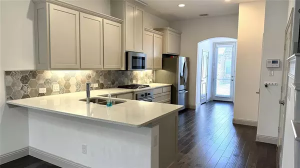 Carrollton, TX 75010,4683B Rhett Lane