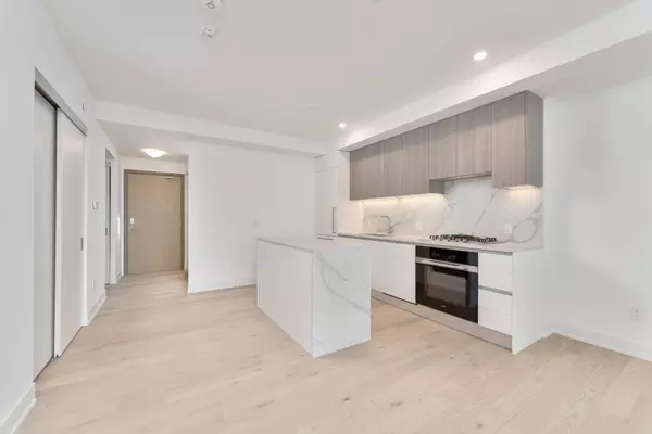 Toronto C10, ON M4P 0G4,200 Keewatin AVE #PH05