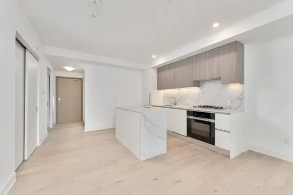 Toronto C10, ON M4P 0G4,200 Keewatin AVE #PH05