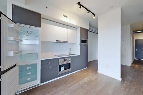 Toronto C08, ON M5A 0M4,170 Bayview AVE #718