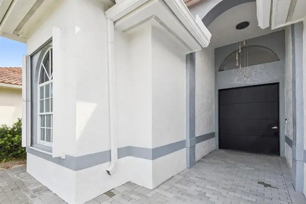 West Palm Beach, FL 33409,2175 Regents Blvd