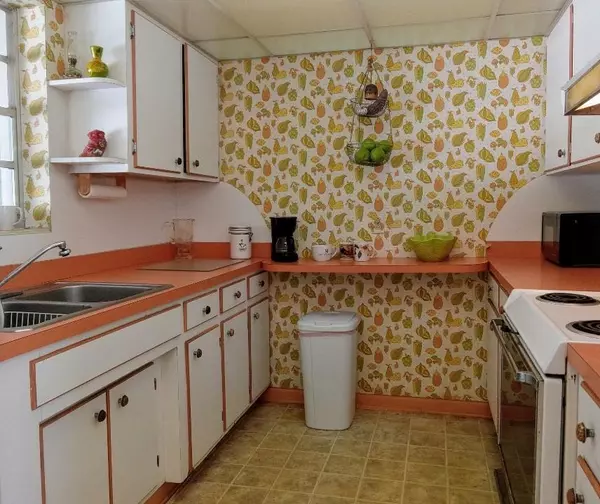 Palm Springs, FL 33461,136 Greenbrier Dr