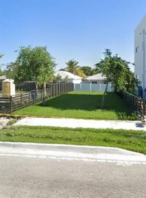 Hallandale Beach, FL 33009,514 Foster Rd