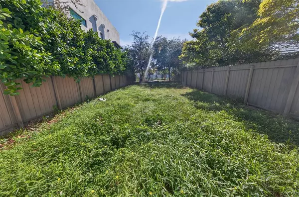 Hallandale Beach, FL 33009,514 Foster Rd