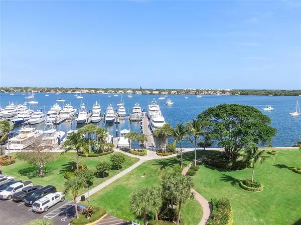 North Palm Beach, FL 33408,136 Lakeshore Dr #T10