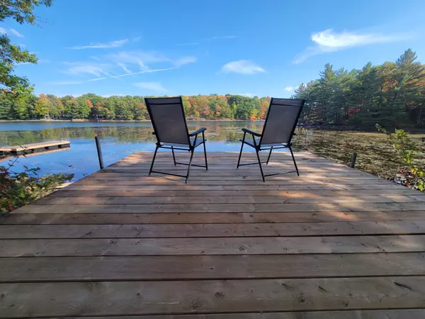 Frontenac, ON K0H 1T0,102 Attwood LN