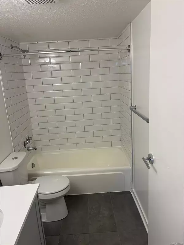 Nanaimo, BC V9S 5T1,1651 Dufferin Cres #101